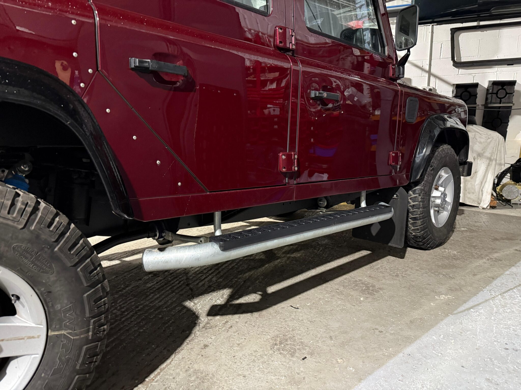 Galvanised Defender Side Steps 90 and 110 (PAIR) – Mahker online store